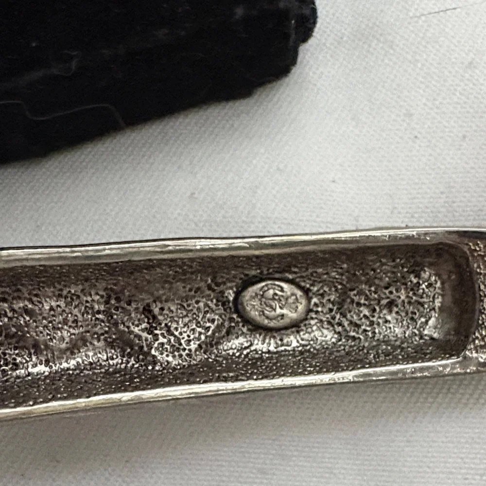 Premier Designs Retired Silver Necklace Set with Cream Accents - Picture 9 of 10